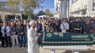 Siirt’in müzik sahnesinde unutulmaz bir iz bırakan sanatçı Cumhur Yücel,