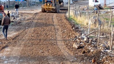 Siirt Valiliği öncülüğünde, köy yollarında çalışmalar aralıksız bir şekilde devam