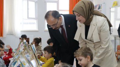 Siirt Valisi Dr. Kemal Kızılkaya ve eşi Nurten Kızılkaya, 'Emine