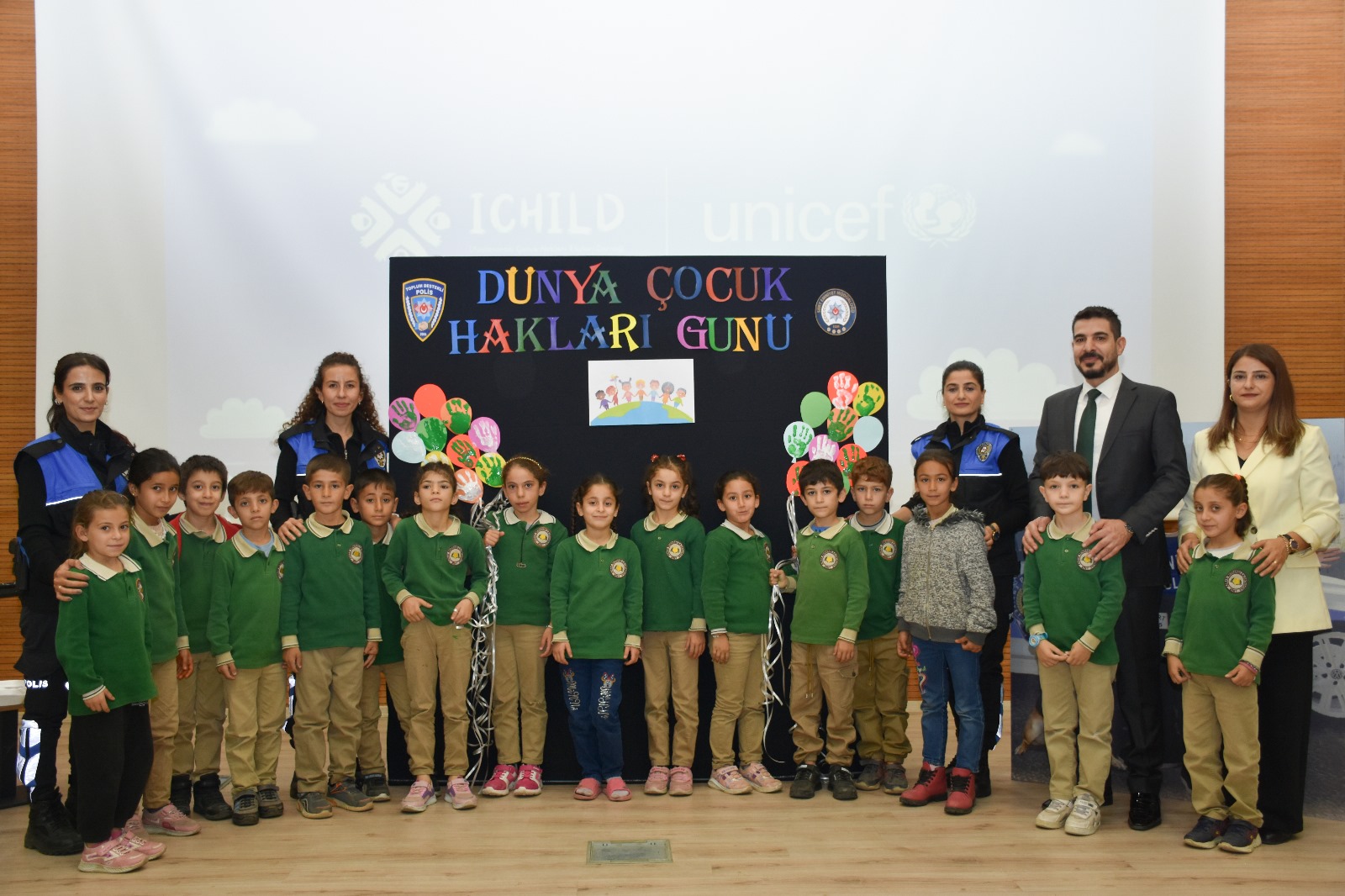 Siirt Emniyet Müdürlüğünden Miniklere Sevgi Dolu Etkinlik 20 Kasım Dünya Çocuk Hakları günü etkinlikleri kapsamında Siirt İl