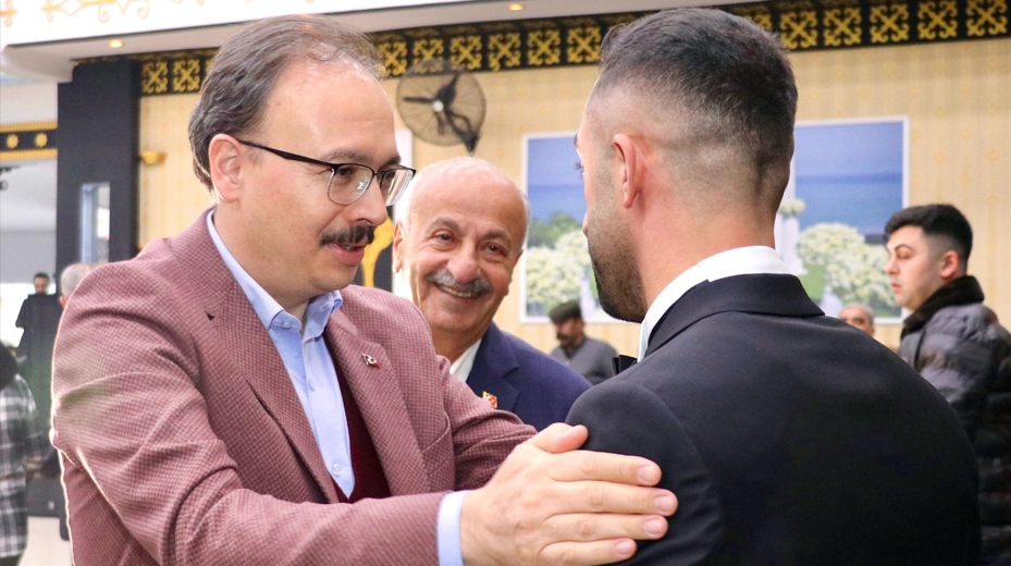 Siirt Valisi Dr. Kemal Kızılkaya, halk ziyaretleri programı kapsamında, 2015