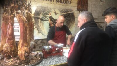 Siirt’e nefis bir tada sahip olan büryanda rekabet devam ediyor.