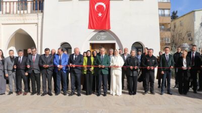 Siirt Olgunlaşma Enstitüsü Bünyesinde Şal Şepik Dokuma Atölyesi Açıldı Siirt Olgunlaşma Enstitüsü bünyesinde şal şepik dokuma atölyesi açıldı.