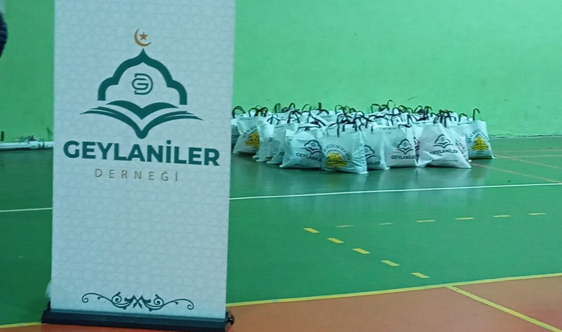 Kurtalan’da Maddi Durumu İyi Olmayan Bin Çocuğa Mont ve Bot Yardımı Kurtalan ilçe merkezi ve köylerinde öğrenim gören ve ailelerinin maddi