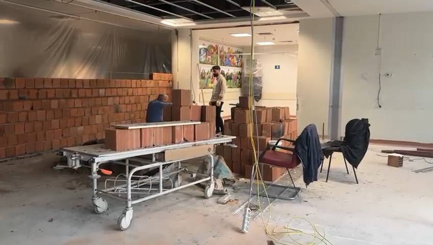 Siirt Eğitim ve Araştırma Hastanesi Çocuk Yoğun Bakım Ünitesinin Kapasitesini Artırıyor Siirt Eğitim ve Araştırma Hastanesi'nde mevcut 5 yataklı çocuk yoğun