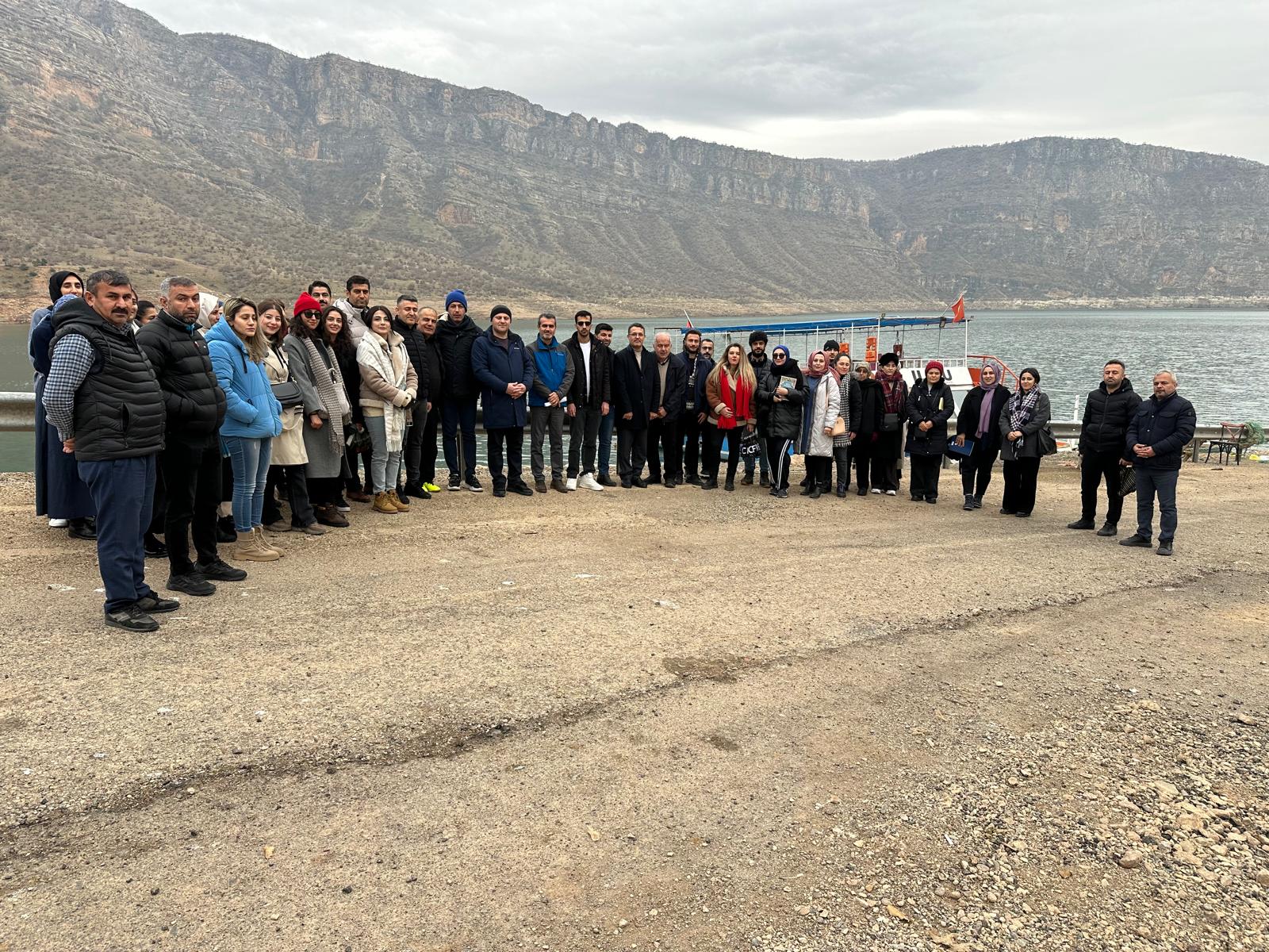 Öğretmen Akademisi Devam Ediyor! Prof. Dr. Adnan Memduhoğlu: Siirt Kültürü İçin Kollektif Çalışma Yapılması Gerekiyor Milli Eğitim Bakanlığı'nın uygulamaya koyduğu Siirt Şehir ve Kültür Akademisi'nde