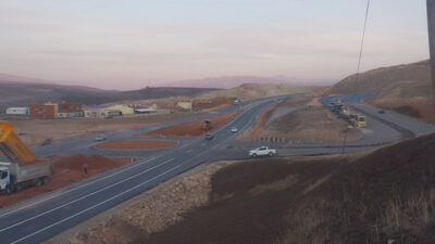 Siirt-Kurtalan Duble Yolu Nihayet Tamamlandı Dönemin Valisi Nuri Okutan (2003 yılı) döneminde yapımına sessiz bir