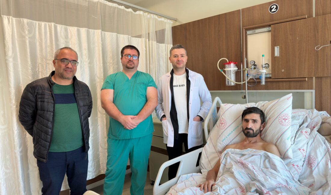 8. Kattan Düşen Vatandaş, Siirt Eğitim ve Araştırma Hastanesi’nde Yaşama Tutundu Siirt'in Kurtalan ilçesinde, bir inşaatın 8. katından düşen 32 yaşındaki