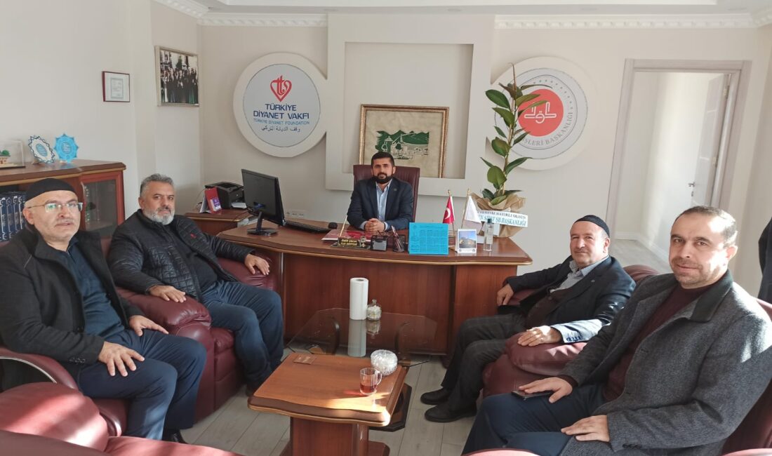 DİVA-SEN Siirt İl Başkanlığı’ndan Üyelere Üç Aylar Hediyesi DİVA-SEN Siirt il başkanlığı heyeti üyelerini ziyaret ederek üç aylarını