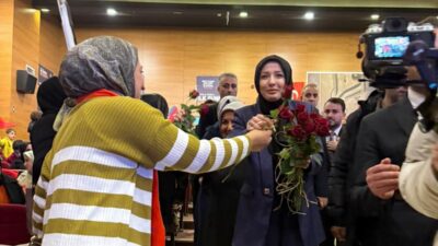 AK parti il başkanlığı Kadın kolları başkanlığı kongresinde Av. Tuğba