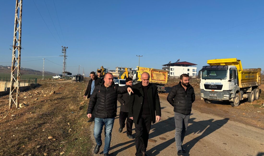 Gökçebağ Beldesinde Yol Genişletme Çalışmaları Siirt il merkezine bağlı Gökçebağ beldesinde ulaşımı daha güvenli ve