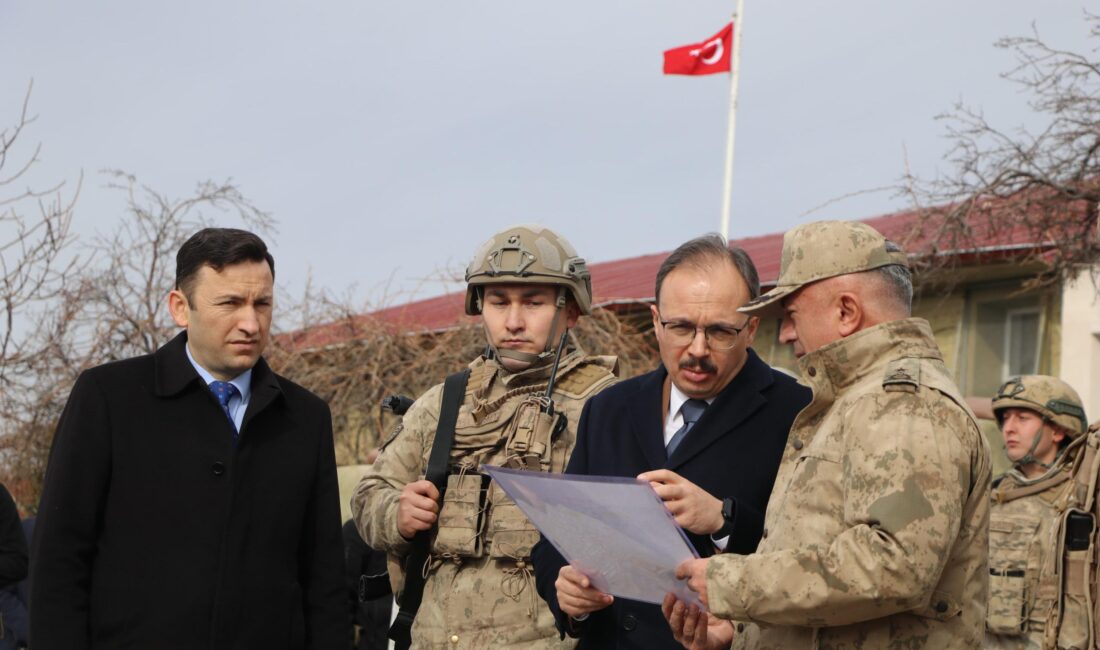 Siirt Valisi Dr. Kemal Kızılkaya, Pervari Kaymakamı Ahmet Gülderen, İl