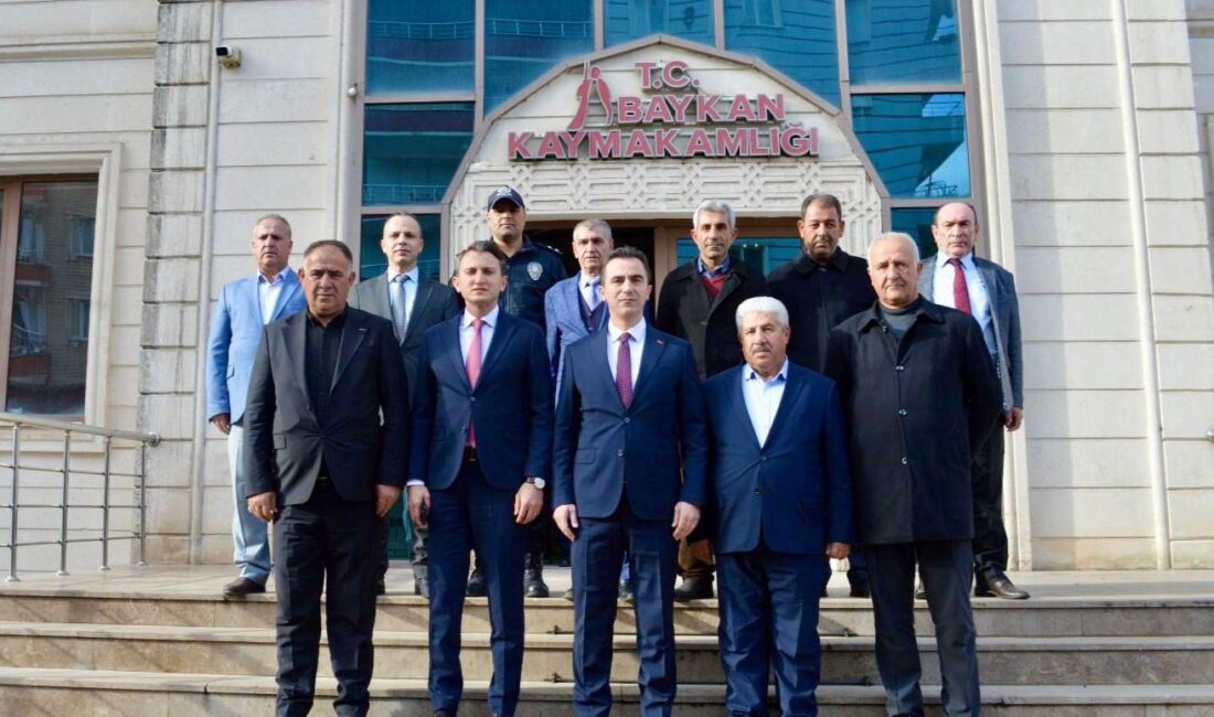 Siirt’te Kaymakam Olarak Görev Yaptığı İlçeyi 20 Yıl Sonra Vali Olarak Ziyaret Etti Bitlis Valisi Ahmet Karakaya yıllar sonra görev yaptığı Siirt’in Baykan