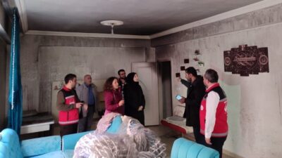 Siirt’te evinde yangın çıkan vatandaşa devlet sahip çıktı.
