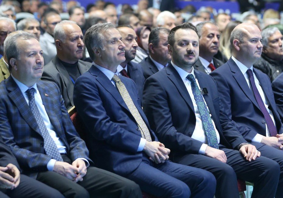 AK Parti 8 olağan genel kurulunda il başkanlığına seçilen Av.