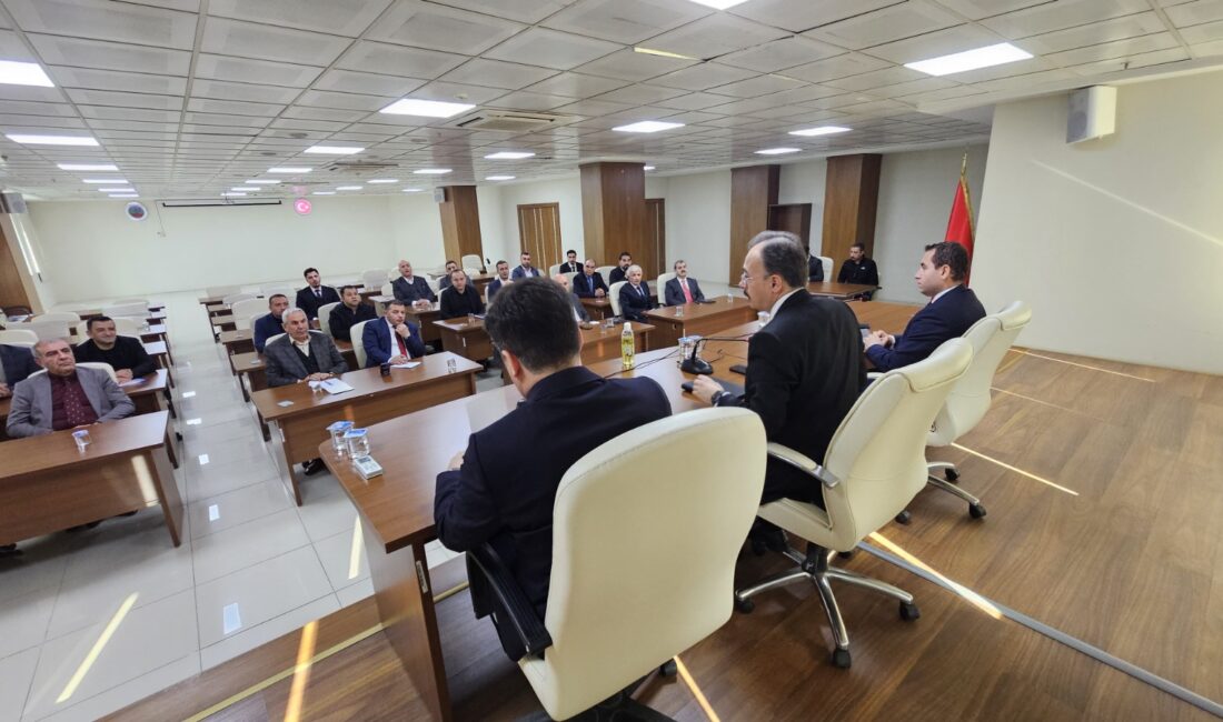 Vali ve Belediye Başkan Vekili Dr. Kemal Kızılkaya, Belediye Çalışanlarıyla Bir Araya Geldi Vali Kızılkaya, “Görev süremiz boyunca hukuka bağlılık, insan haklarına saygı,