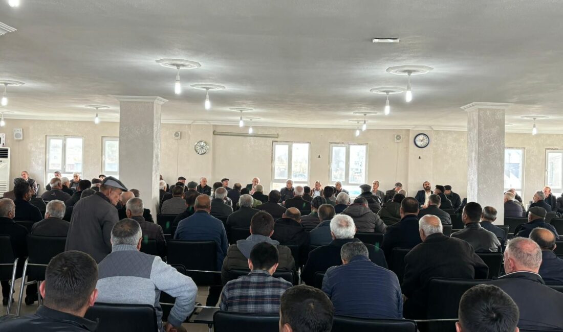 Siirt’in Gökçebağ Beldesinde Bir İlk Gökçebağ belediyesi vatandaşların sorunlarını ilk ağızdan öğrenip çözmek amacıyla halk