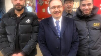 Siirt Valisi Dr. Kemal Kızılkaya Cuma Namazı Sonrası Vatandaşlarla Bir