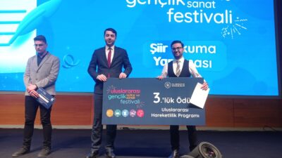 Siirtli genç Muiniddin Şener uluslarası kültür sanat festivalinde üçüncü oldu.