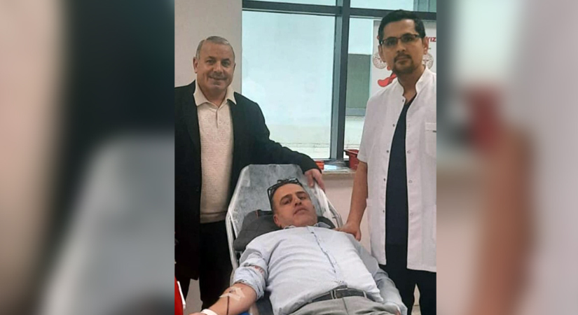 Yalova Eğitim ve Araştırma Hastanesinde Kan Bağışı Kampanyasına Siirtli Hemşerilerimizden Yoğun İlgi Yalova Eğitim ve Araştırma Hastanesinde kan bağış kampanyası düzenlendi.