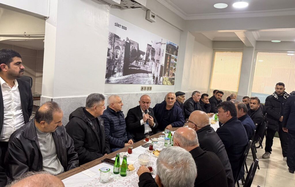 SİİRT HALK DERNEĞİNDEN DAYANIŞMA TOPLANTISI Yaşamlarını İstanbul da sürdüren Gökçebağlı hemşerilerimizin kurduğu Siirt Halk Derneği
