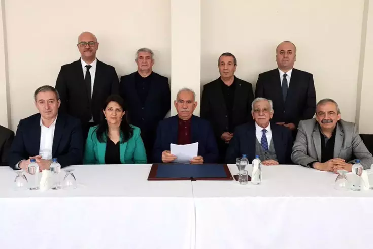 DEM Parti İmralı heyeti, canlı yayında terör örgütü PKK lideri