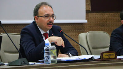 Vali ve Belediye Başkan Vekili Dr. Kemal Kızılkaya, il merkezinde