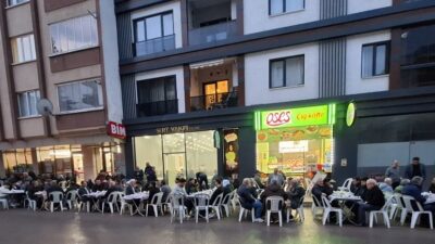 Her gün dar gelirli 450 kişiye iftar yemeği dağıtan Siirt