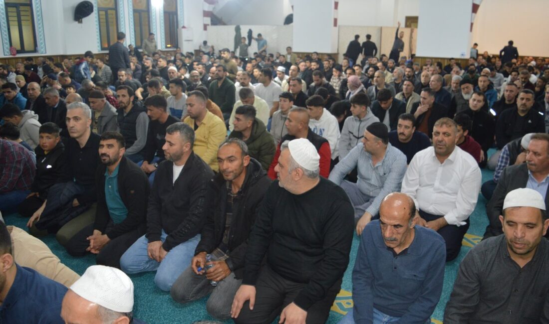 Bin Geceden Hayırlı Kadir Gecesi, Siirt Camilerinde Dua ve İbadetle İdrak Edildi Kuranı Kerim de bin geceden daha hayırlı olduğu ifade edilen