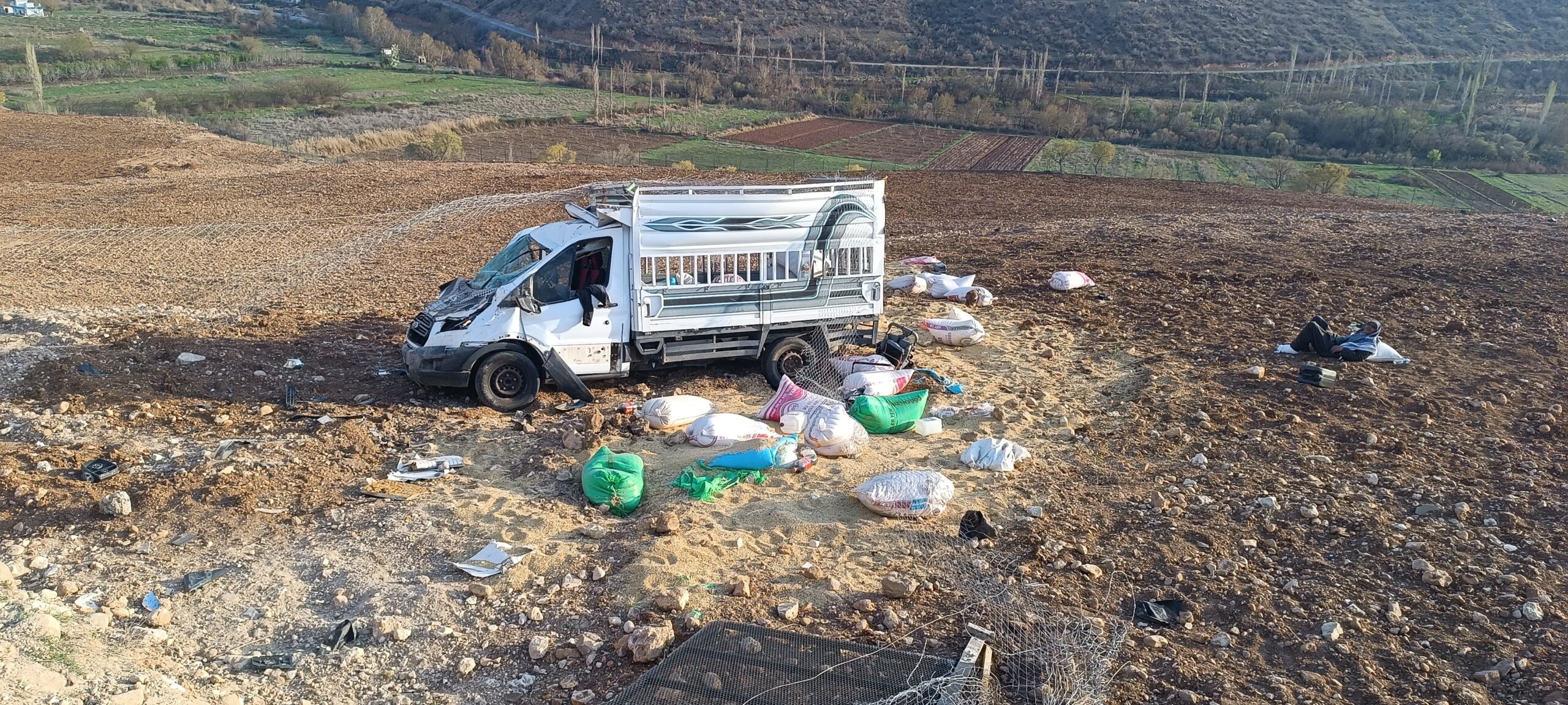 Siirt’in Eruh ilçesi Kavakgölü mevkisinde meydana gelen trafik kazasında bir