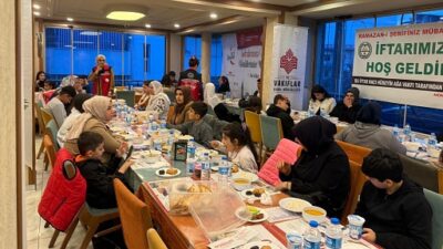 Hacı Hüseyin Ağa Vakfının geleneksel hale getirilen iftarları devam ediyor.
