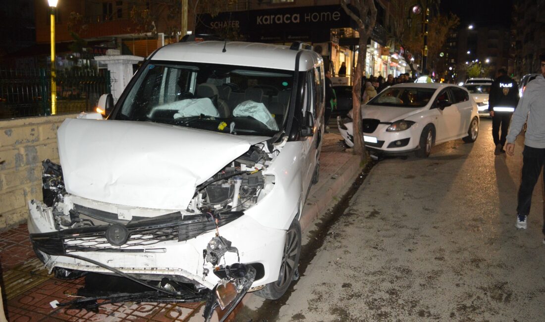 Siirt’te Kaza! Araç Kaldırıma Çıktı, Kaldırımda Yürüyen Çocuk ve Sürücü Yaralandı Siirt’te trafik kazası: Hafif ticari araç kaldırıma çıktı, küçük çocuk
