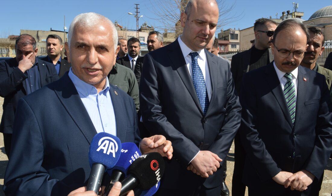 Siirt Kentsel Dönüşüm Projesi Hızla İlerliyor! Karakol Mahallesi’nde Yer Teslimi Yapıldı Siirt'te Karakol Mahallesi 1. Etap Kentsel Dönüşüm Projesi kapsamında yer