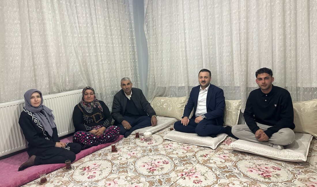 AK Parti Siirt İl Başkanı Av. Bahri Caner Özturan ve