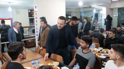 AK Parti Siirt il başkanı Av. Bahri Caner Özturan iftarını