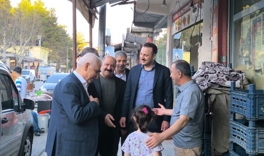 AK Parti Heyeti, Baykan ve Siirt Merkezinde Esnaf Ziyaretleri Gerçekleştirerek Vatandaşların Taleplerini Dinledi AK Parti heyeti, Baykan ilçe merkezinde temaslarda bulundu.