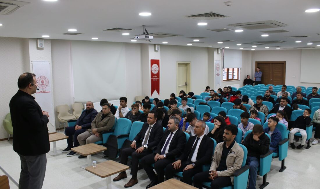 Kütüphane Haftası Etkinlikleri Kapsamında Yazar Taner Söyleşiye Katıldı Kütüphane Haftası etkinlikleri kapsamında sevgi evlerinde kalan çocuklara yönelik söyleşi