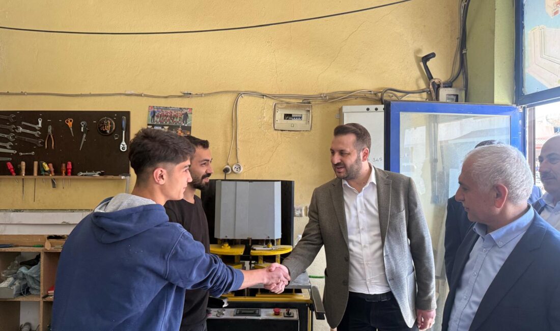 Ak Parti Kurmayları Eruh’ta AK Parti Siirt il başkanlığı heyeti Eruh’u ziyaret etti.