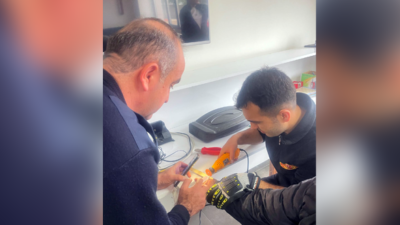 Siirt'te parmağında yüzük sıkışan vatandaşın imdadına itfaiye yetişti.
