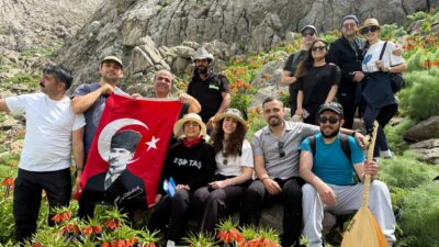 Siirt’te aralarında bir grup doğa sever 1 Mayıs Emek ve