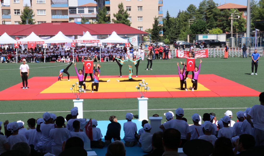 Siirt’te 19 Mayıs Coşkusu! 19 Mayıs Atatürk'ü Anma, Gençlik ve Spor Bayramı Siirt'te düzenlenen