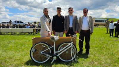 Pervari’de ili okulun katılımıyla Doğan Köyünde bahar şenliği düzenlendi. Doğan