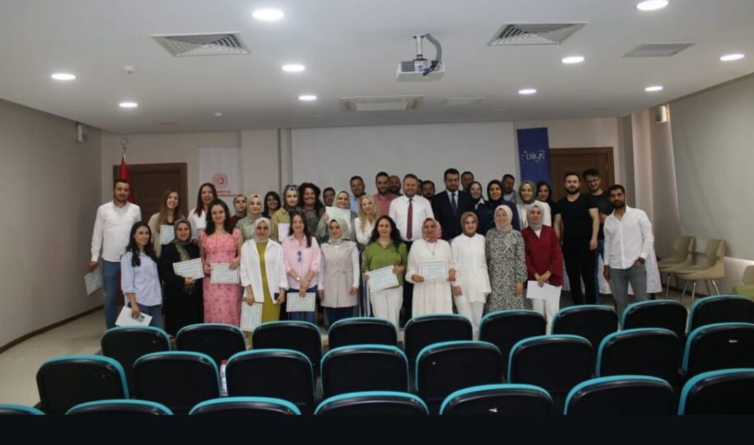 Çözüm Odaklı Eğitim Aile ve Sosyal Hizmetler İl Müdürlüğünde hizmet içi eğitim çalışmaları