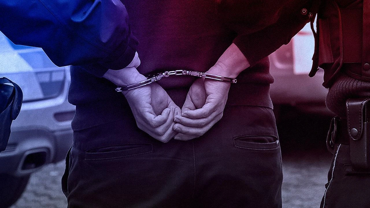 Siirt’in Kurtalan İlçesindeki Düğün Saldırısıyla İlgili 17 Yaşındaki Bir Kişi Gözaltına Alındı Siirt’in Kurtalan ilçesinde düğün sırasında gerçekleşen ve Adnan Pekgöz isimli