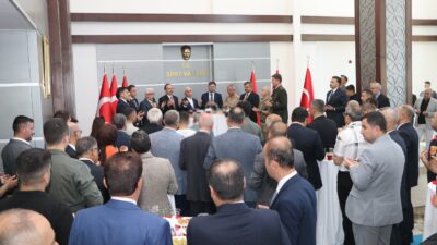 Kurban Bayramı dolayısıyla Siirt Valiliği’nde bayramlaşma töreni düzenlendi. Siirt Valisi