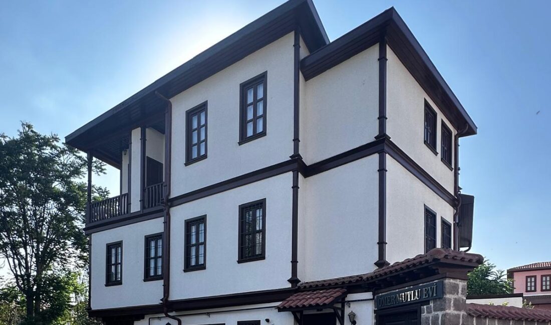 Siirt Vakfı Ankara Şubesi Kapılarını Açtı! Demirkıran’dan Siirtlilere Çağrı: “Bu Vakıf Hepimizin” Siirt Eğitim, Kültür ve Yardımlaşma Vakfı Ankara Şubesi faaliyete başladı.