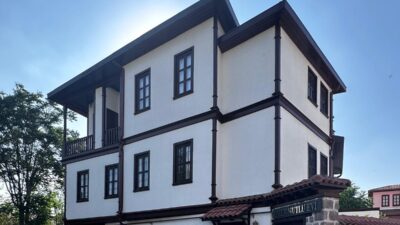 Siirt Eğitim, Kültür ve Yardımlaşma Vakfı Ankara Şubesi faaliyete başladı.
