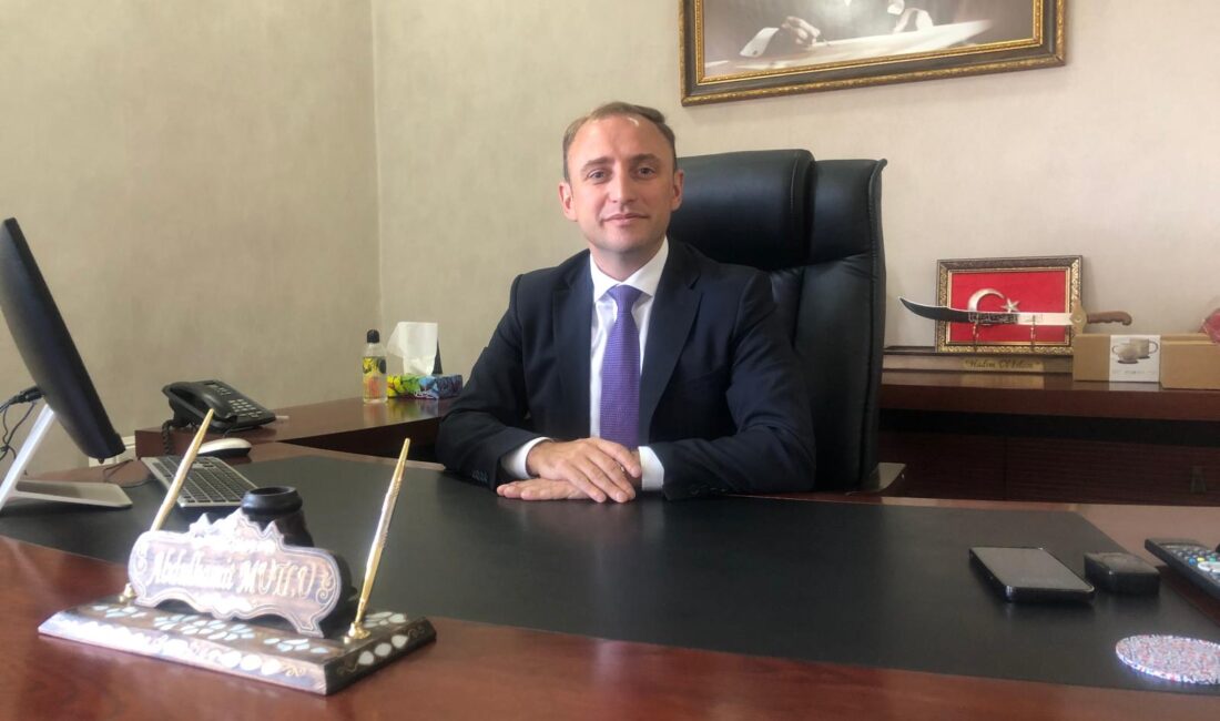 Üç Yılın Ardından Veda! Vali Yardımcısı Abdulhamit Mutlu Siirt’ten Ayrıldı Üç yıldan beri ilimizde görev yapan Vali Yardımcısı Abdülhamit Mutlu