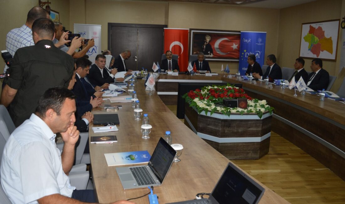 DİKA Yönetim Kurulu Siirt’te Toplandı! Bölgesel Kalkınma Hamlesi Masaya Yatırıldı Mardin, Batman, Siirt ve Şırnak illerinin kalkınmasına yönelik yatırımların görüşüldüğü