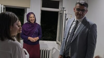 Siirt İl Sağlık Müdürü Dr. Hacıoğlu: “Halkımız İçin Gece Gündüz Çalışacağız” Siirt İl Sağlık Müdürlüğüne atanan Uzm. Dr. Besim Hacıoğlu, yaklaşık